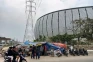 Warga yang Bangun Tenda...