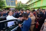 Warga Sinjai Jatuh dan...