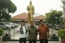 MH Thamrin dan Ismail...