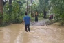 Jembatan Terendam Banjir,...