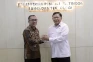 Dukung Giant Sea Wall,...