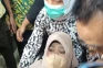 Dokter Tifa Pakai Kursi...
