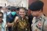 Roy Suryo Kenakan Batik...