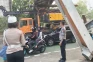 Truk Crane Tabrak JPO...